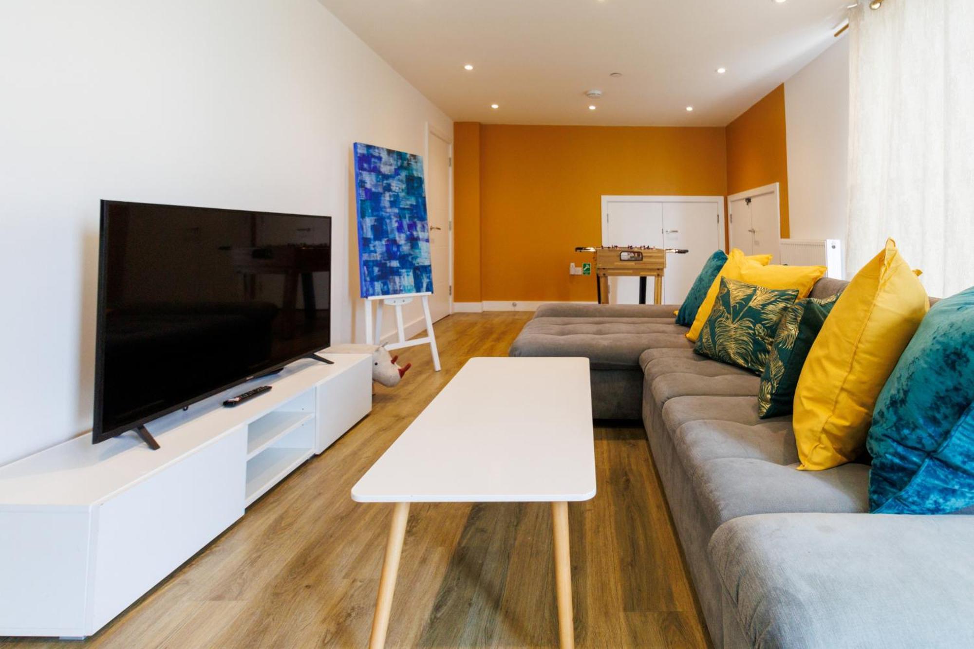 City Centre, Sleeps 7, Stunning Views & Parking, Interconnected Rooms Long Stay Work Contractor Leisure, Diamond Penthouse CBG Dış mekan fotoğraf