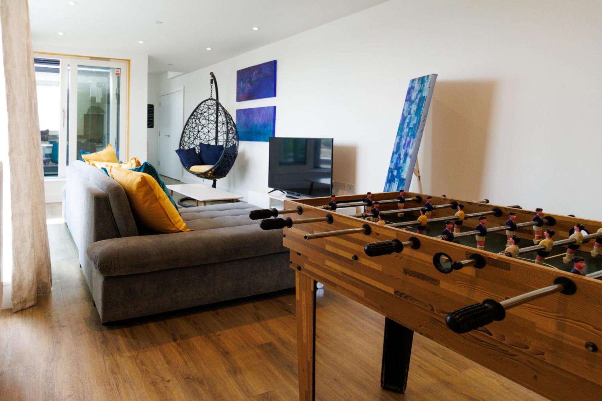 City Centre, Sleeps 7, Stunning Views & Parking, Interconnected Rooms Long Stay Work Contractor Leisure, Diamond Penthouse CBG Dış mekan fotoğraf