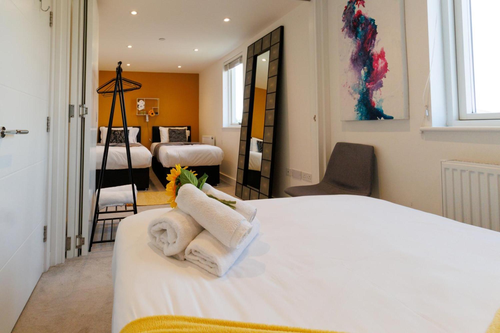 City Centre, Sleeps 7, Stunning Views & Parking, Interconnected Rooms Long Stay Work Contractor Leisure, Diamond Penthouse CBG Dış mekan fotoğraf