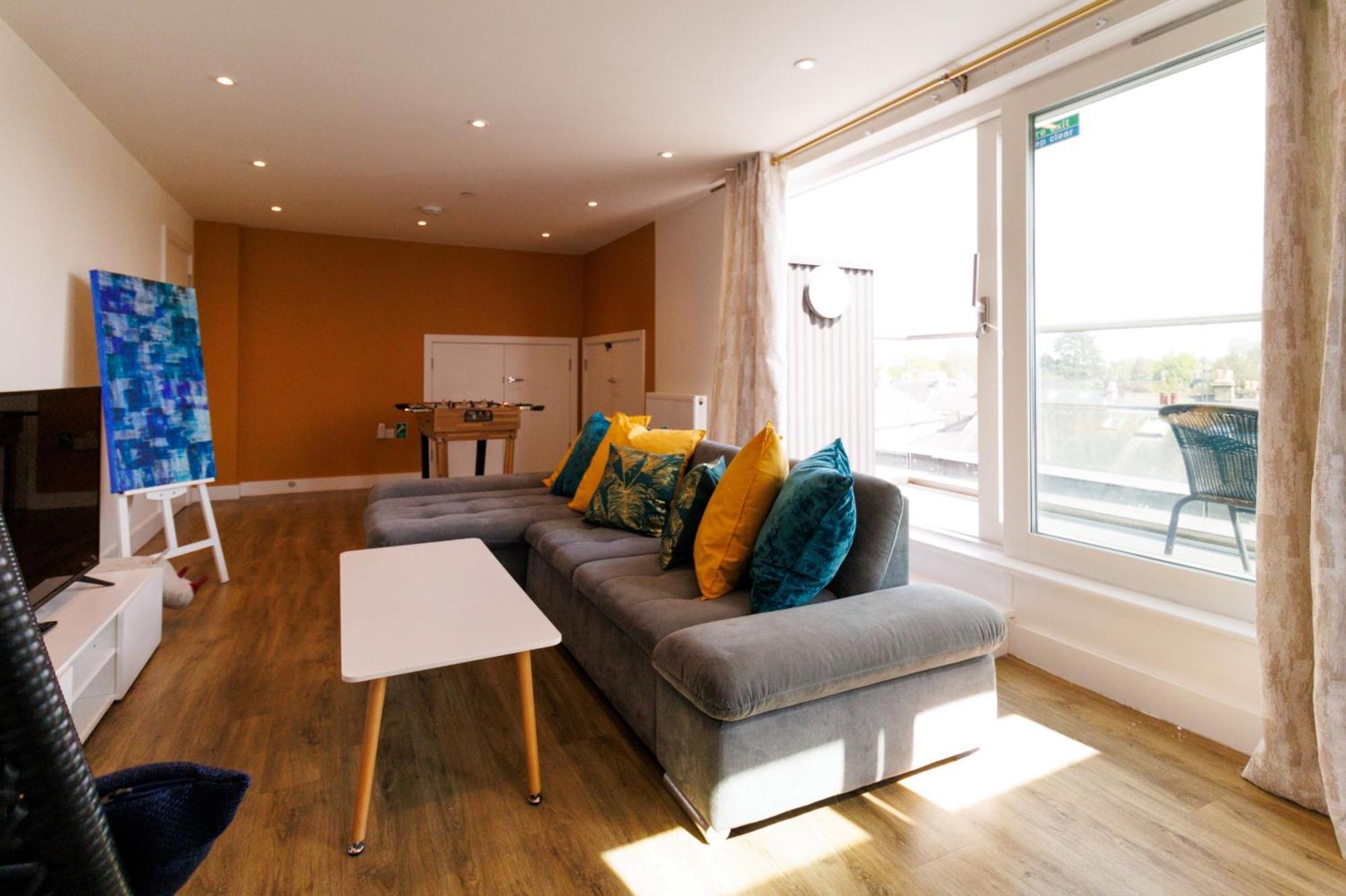 City Centre, Sleeps 7, Stunning Views & Parking, Interconnected Rooms Long Stay Work Contractor Leisure, Diamond Penthouse CBG Dış mekan fotoğraf