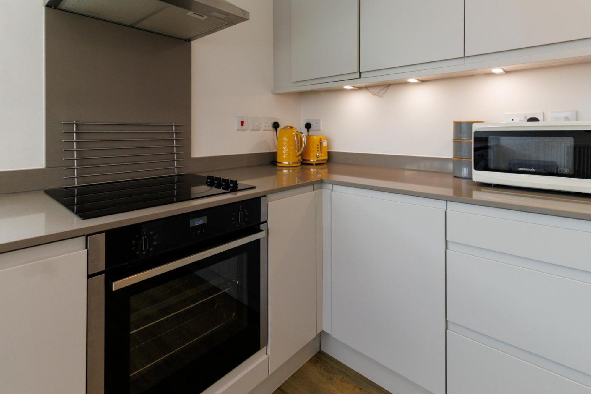 City Centre, Sleeps 7, Stunning Views & Parking, Interconnected Rooms Long Stay Work Contractor Leisure, Diamond Penthouse CBG Dış mekan fotoğraf