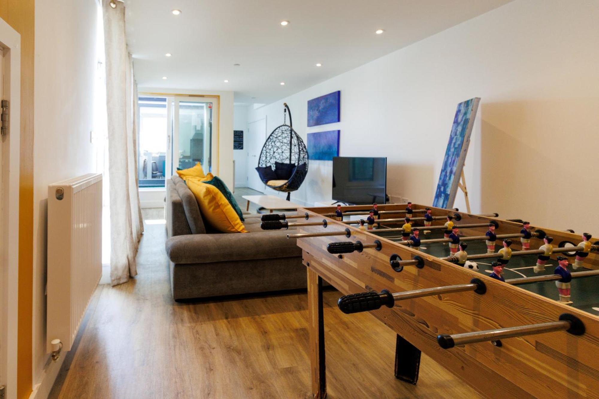 City Centre, Sleeps 7, Stunning Views & Parking, Interconnected Rooms Long Stay Work Contractor Leisure, Diamond Penthouse CBG Dış mekan fotoğraf