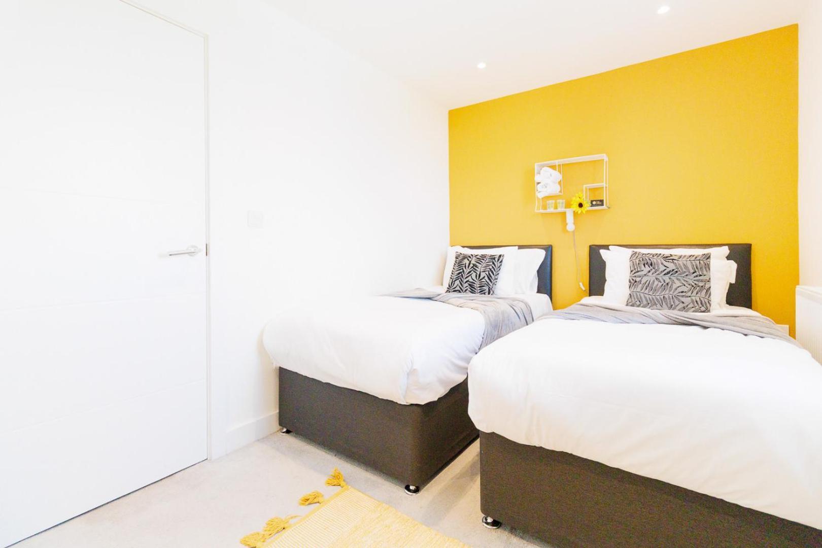City Centre, Sleeps 7, Stunning Views & Parking, Interconnected Rooms Long Stay Work Contractor Leisure, Diamond Penthouse CBG Dış mekan fotoğraf