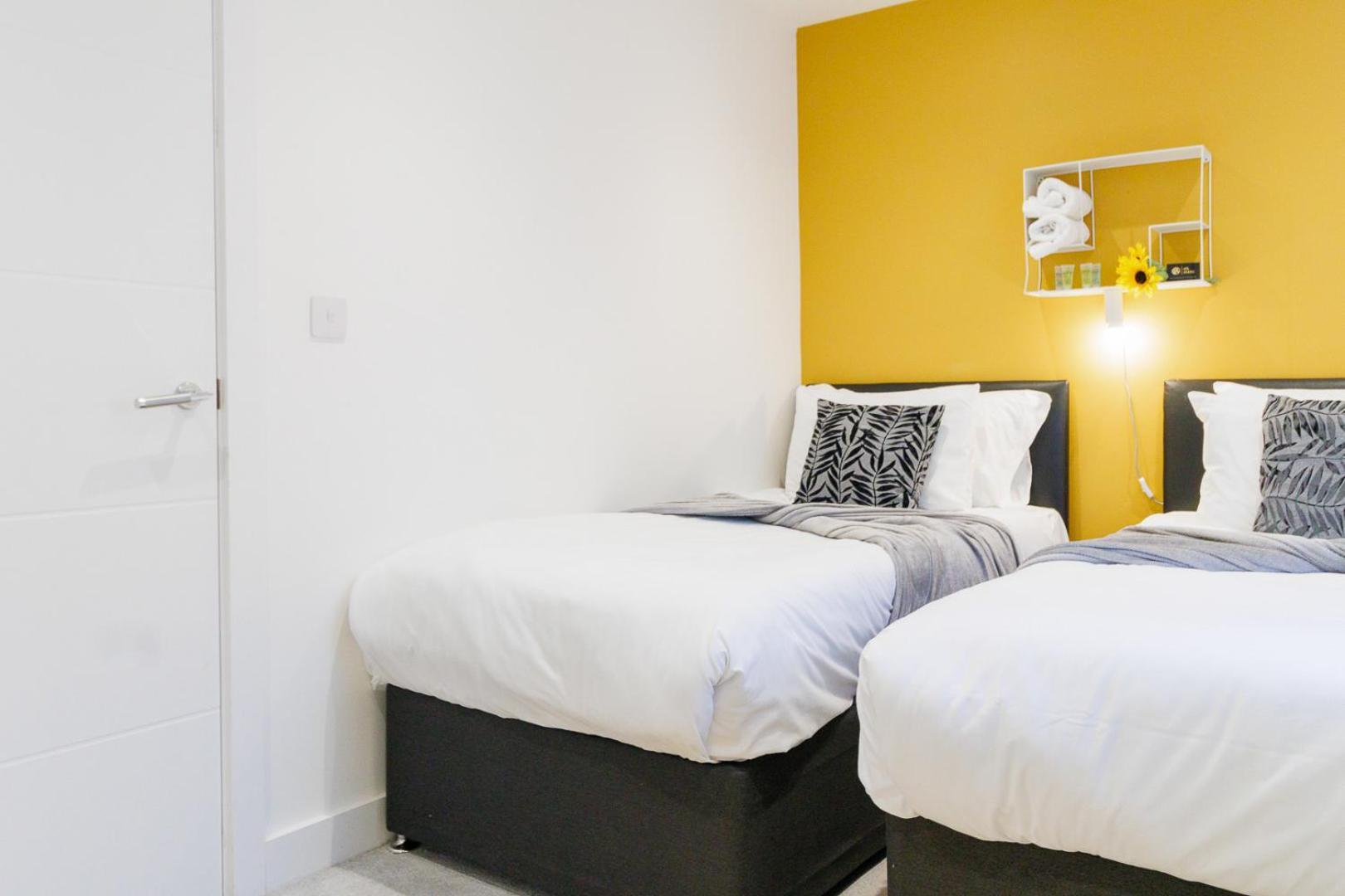 City Centre, Sleeps 7, Stunning Views & Parking, Interconnected Rooms Long Stay Work Contractor Leisure, Diamond Penthouse CBG Dış mekan fotoğraf